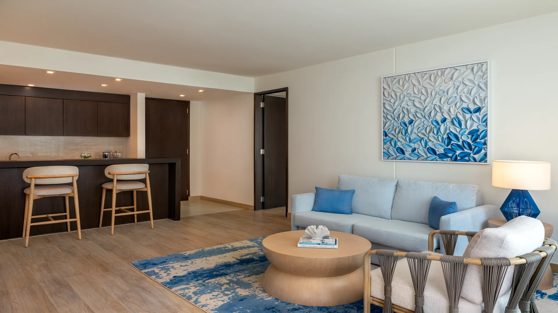 1 bedroom suite plaza view with dining kitchenette