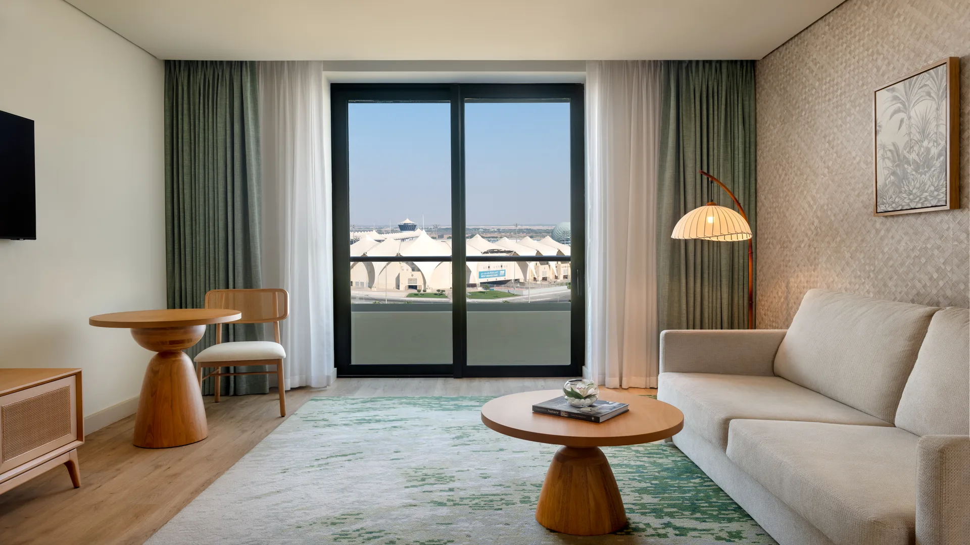 1 bedroom suite plaza view with balcony